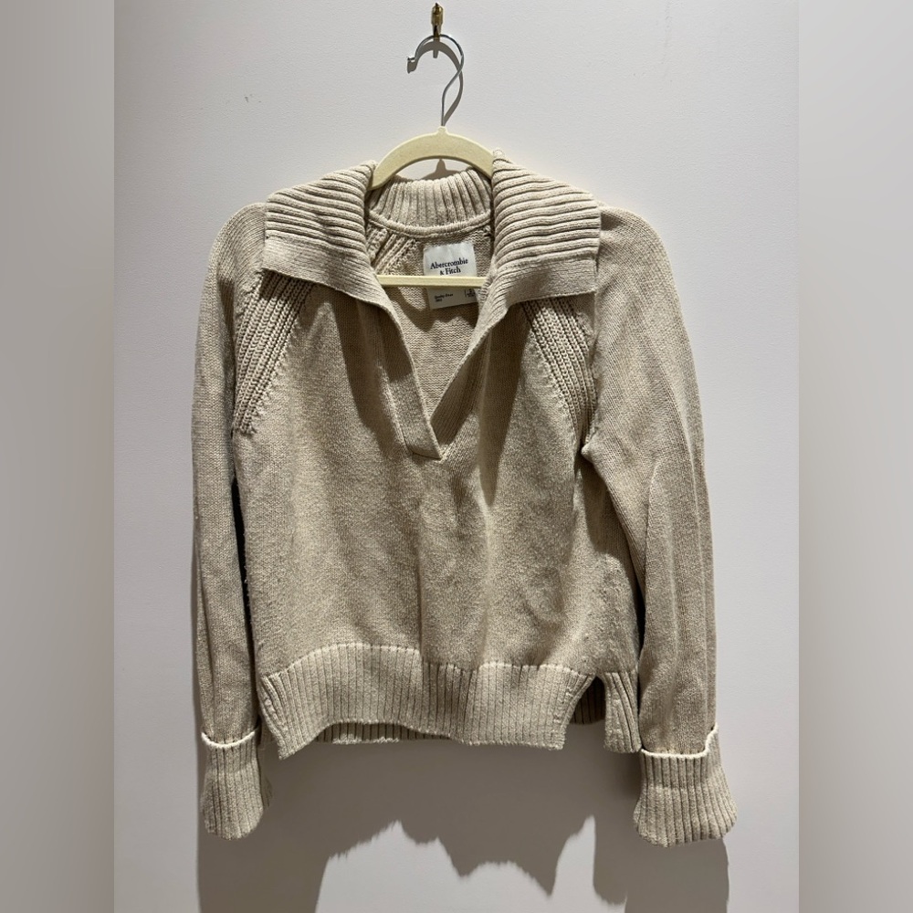 Abercrombie & Fitch Beige soft ribbed Women's Sweater